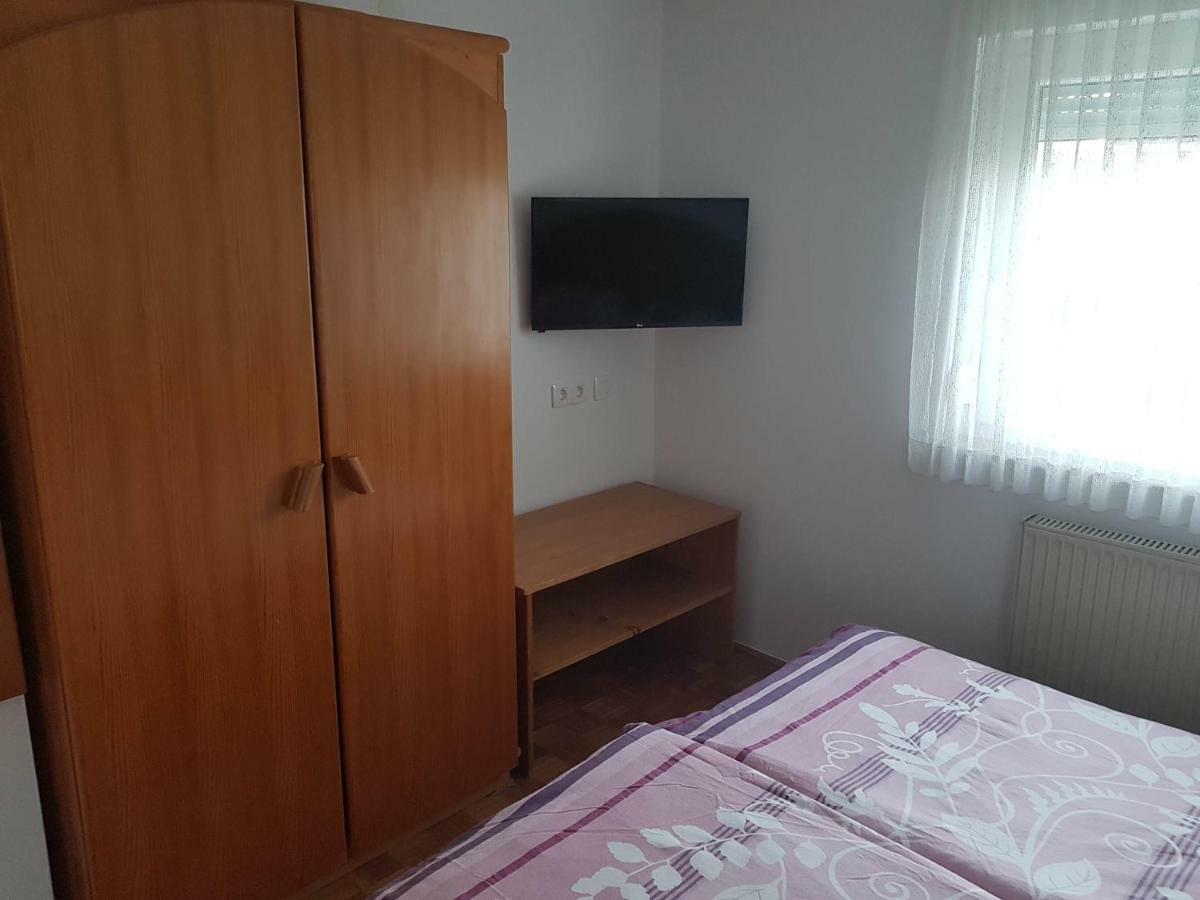 Apartment Lipar Preddvor Esterno foto